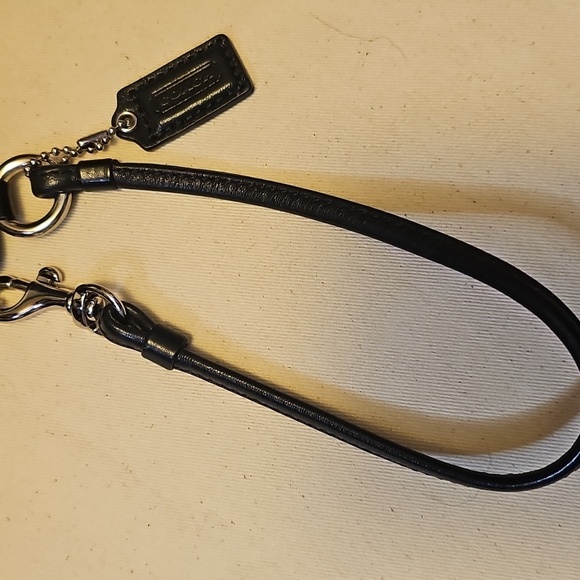 COACH Sutton Signature Wristlet Black Jacguard Medallion Silver Toned Hardware - Picture 2 of 4